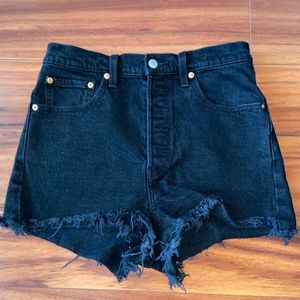 Levi’s Ribcage Black Shorts 28in